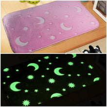 Load image into Gallery viewer, KM-17 Glow in the dark mats

