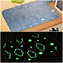 Load image into Gallery viewer, KM-09 Glow in the dark mats
