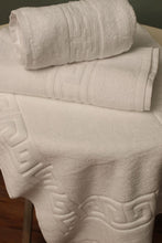 Load image into Gallery viewer, AT-120 White Hotel Towels
