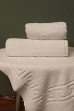 Load image into Gallery viewer, AT-120 White Hotel Towels
