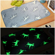 Load image into Gallery viewer, KM-10 Glow in the dark mats

